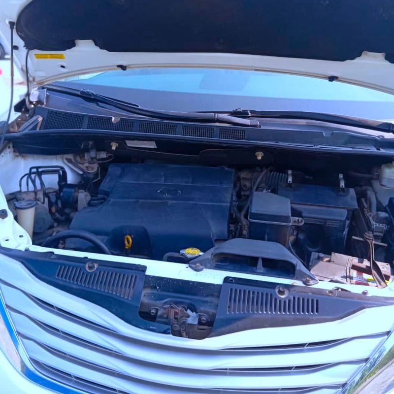 Thumbnail 11 of 2012 Toyota Sienna XLE